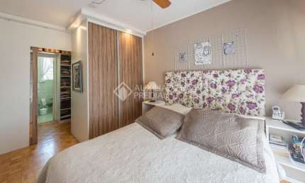 Casa em condomínio fechado com 3 quartos à venda na Rua Cláudio Manoel da Costa, 220, Jardim Itu Sabará, Porto Alegre, 300 m2 por R$ 855.000