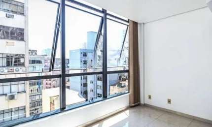 Sala comercial à venda na Rua General Vitorino, 310, Centro Histórico, Porto Alegre, 53 m2 por R$ 69.000
