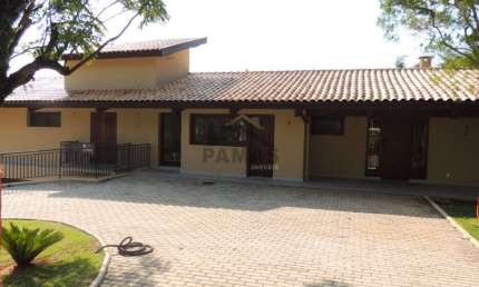 Casa terrea a venda no Condominio Marambaia em Vinhedo.