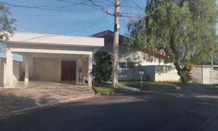 Casa em condominio fechado com 5 suites, AC 480m2e AT 840m2