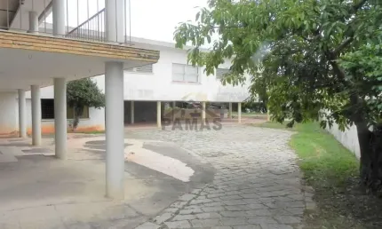 Magnifico casarao + para alugar ou vender no centro de vinhedo/sp