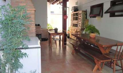 Excelente e aconchegante casa terrea com 04 suites + varanda gourmet em Condominio fechado na Cidade de Vinhedo SP