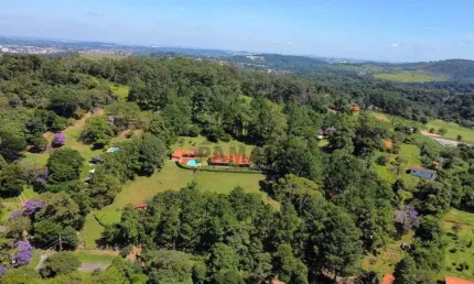 Casa de Campo localizada em condominio privativo com seguranca 24 horas AC 550m2 e AT 14.700m2