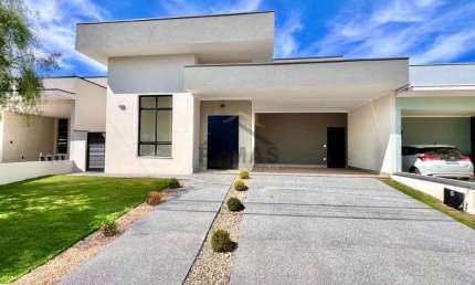 Titulo: Casa Terrea de Alto Padrao a Venda no Condominio Bosque dos Cambaras