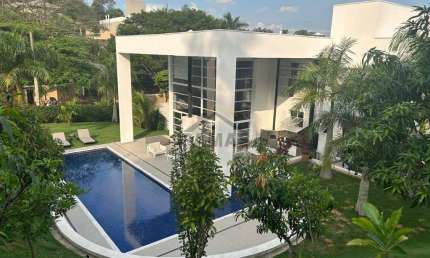 Descubra a fusao perfeita entre sofisticacao e conforto nesta residencia de alto padrao, situada no renomado Condominio Vista Alegre - Cafe, em Vinhedo