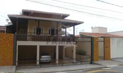 Belissima casa a venda, 04 dormitorios sendo 02 suites, 03 vagas de garagem