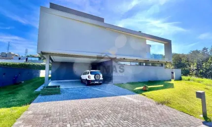 Casa com lindo projeto arquitetonico a venda no condominio Campo de Toscana em Vinhedo – 361m2 e vista para area verde