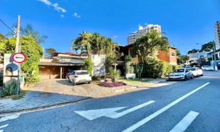 Predio Coml para uso na area da saude junto ao centro de Vinhedo.