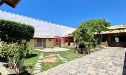 Casa com 4 dormitórios à venda, 235 m² por R$ 850.000,00 - Parque Burle - Cabo Frio/RJ