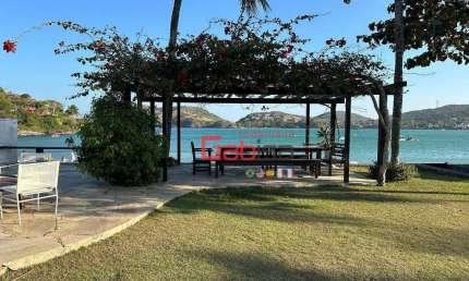 OPORTUNIDADE DE CASA PÉ NA AREIA NA FERRADURA!  Village da Ferradura - Armação dos Búzios/RJ