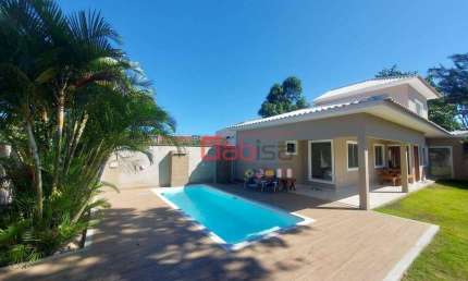 Casa com 3 dormitórios, 179 m² - venda por R$ 980.000,00 ou aluguel por R$ 8.000,00/mês - Estação - São Pedro da Aldeia/RJ