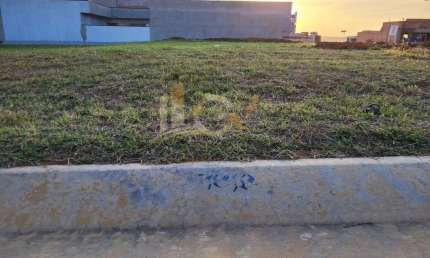Terreno à venda no Condomínio Residencial Dona Maria Candida - Indaiatuba/SP