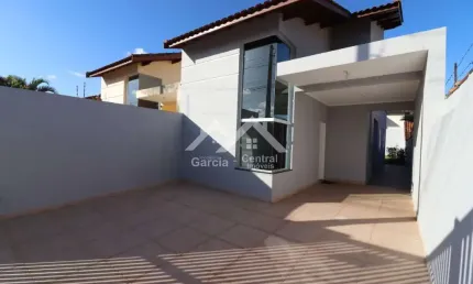 Casa a venda em Peruíbe com 3 quartos e quintal com espaço para lazer