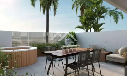 Apartamento térreo novo, frente mar, com 2 dormitórios (1 suíte)