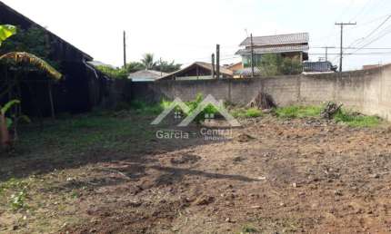 Terreno com 457mt² de esquina murado, ao lado da praia