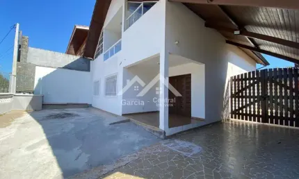 Sobrado lado Praia em Peruíbe com 4 Dormitórios (1 Suíte), Edícula e Espaço Gourmet