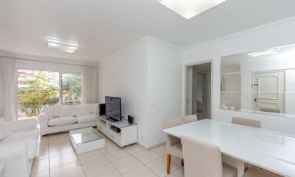 Encontre o equilíbrio ideal entre conforto, localização privilegiada e tranquilidade neste charmoso apartamento em São Paulo.