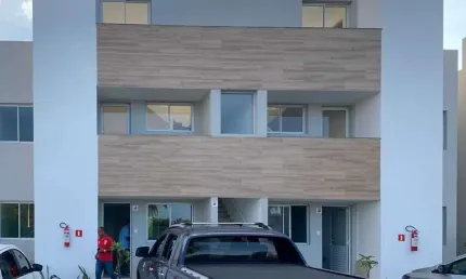 Apartamento à venda no bairro BURAQUINHO em Lauro de Freitas/BA