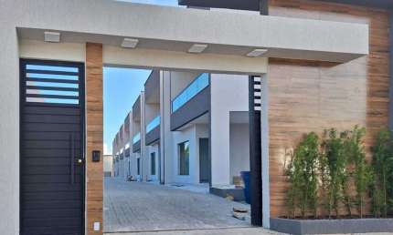 Casa à venda no bairro Pitangueiras em Lauro de Freitas/BA