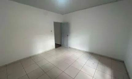 Casa com 2 quartos para alugar na Rua Mandiúba, 329, Vila Santa Clara, São Paulo