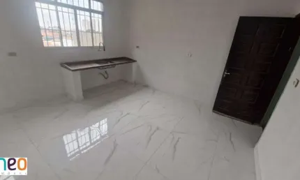 Casa com 3 quartos para alugar na Rua General Porfírio da Paz, 1054, Vila Bancaria, São Paulo