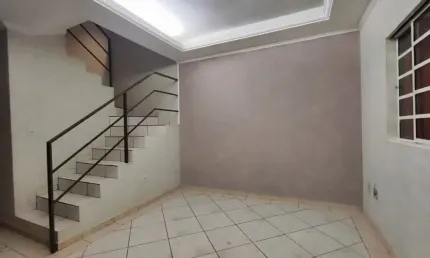 Casa em condomínio fechado com 3 quartos para alugar na Rua Caldas Aulete, 635, Coopharádio, Campo Grande