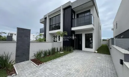 Casa com 3 quartos à venda na Rua da Quaresmeira Roxa, 19, Cachoeira do Bom Jesus, Florianópolis, 126 m2 por R$ 998.000