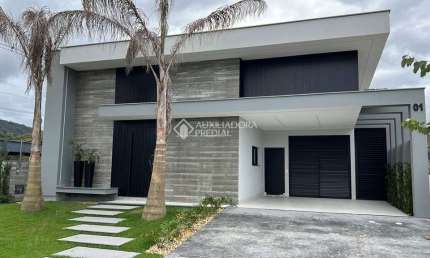Casa em condomínio fechado com 3 quartos à venda na Rua Lagoinha, 65, Pedra Branca, Palhoça, 174 m2 por R$ 2.400.000