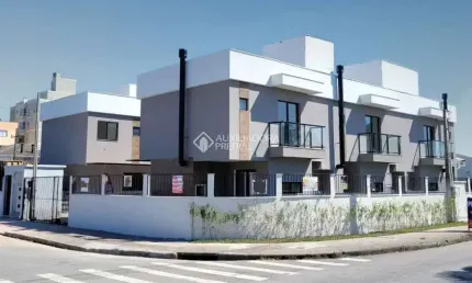 Casa em condomínio fechado com 3 quartos à venda na avenida aleixo alves de souza, 892, nova palhoça, palhoça, 98 m2 por r$ 604.940