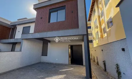 Casa com 3 quartos à venda na Rua Maria Tomasia Cabral, 103, Ingleses do Rio Vermelho, Florianópolis, 150 m2 por R$ 1.100.000