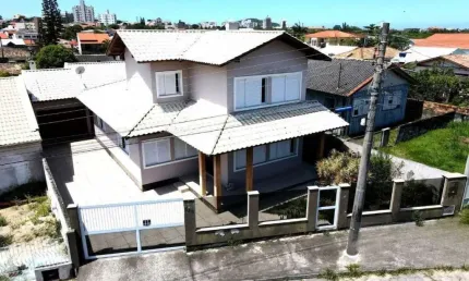 Casa com 5 quartos à venda na Avenida Santa Catarina, 545, Centro, Imbituba, 226 m2 por R$ 1.019.000