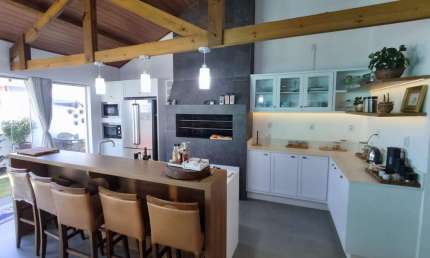 Casa com 4 quartos à venda na A10, 276, Itapirubá, Laguna, 230 m2 por R$ 1.600.000