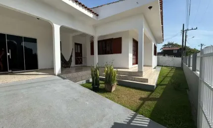 Casa com 3 quartos à venda na Jorge Virgílio Soares, 1, Guaiuba, Imbituba, 300 m2 por R$ 480.000