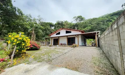 Casa com 2 quartos à venda na renato ramos da silva, 5, vila nova, imbituba, 130 m2 por r$ 1.100.000