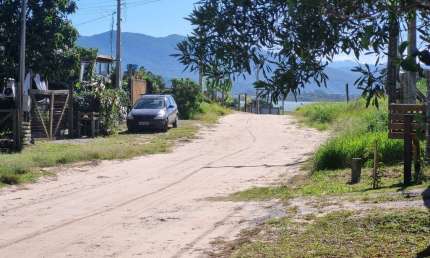 Terreno à venda na Izaias Flores, 1, Ibiraquera, Imbituba, 615 m2 por R$ 385.000