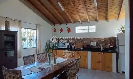 Casa com 4 quartos à venda na Tereza Cristina, 639, São Tomás, Imbituba, 100 m2 por R$ 500.000