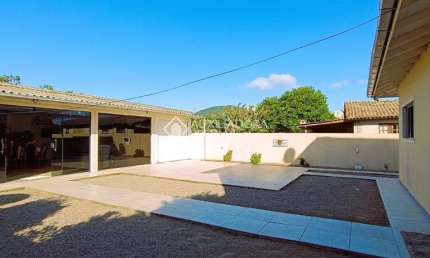 Casa com 3 quartos à venda na Valentin Silva, 123, Povoado de Nova Brasília, Imbituba, 250 m2 por R$ 800.000