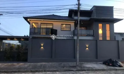 Casa com 4 quartos à venda na Ernâni Cotrim, 441, Village, Imbituba, 300 m2 por R$ 2.200.000