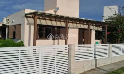 Casa com 3 quartos à venda na João Antônio Monteiro, 133, Vila Esperança, Imbituba, 173 m2 por R$ 950.000