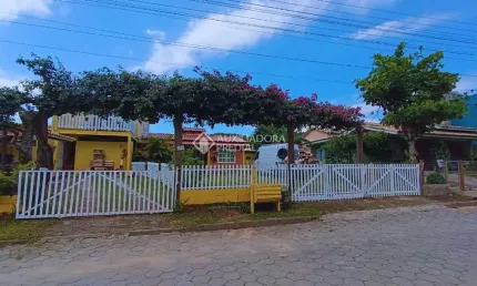 Casa com 4 quartos à venda na Ilha Do Faial, 190, Ambrósio, Garopaba, 150 m2 por R$ 1.790.000