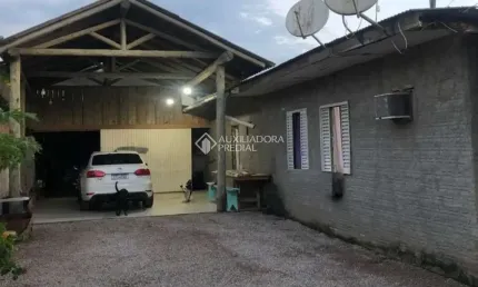 Casa com 4 quartos à venda na São Benedito, 419, Araçatuba, Imbituba, 180 m2 por R$ 320.000