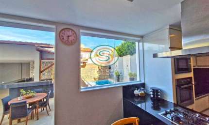 Casa maravilhosa na Mata da Praia - 420m² de terreno - PORTEIRA FECHADA