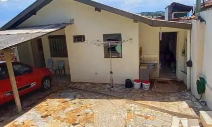 Casa com 2 quartos à venda na Rua Pardal, Conjunto Habitacional Violim, Londrina