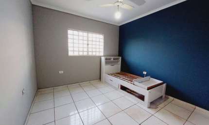 Casa com 4 quartos à venda na Rua Tarcisa Kikuti, Conjunto Cafezal 4, Londrina