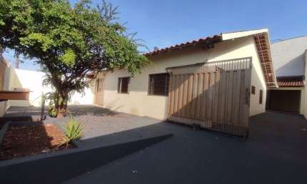 | Casa | Santa Mônica | à venda | 5 quartos | 4 vagas | Londrina