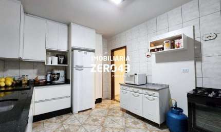 | Casa | Califórnia | à venda | 3 quartos | 4 vagas | Londrina