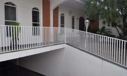 Casa com 4 quartos à venda na Rua das Petúnias, 318, Jardim das Vitórias Régias, Valinhos, 330 m2 por R$ 850.000