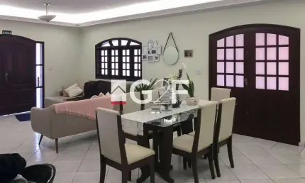 Casa com 3 quartos à venda na Rua Malavazzi, 124, Jardim dos Calegaris, Paulínia, 450 m2 por R$ 1.500.000