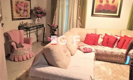 Casa com 3 quartos à venda na Rua Thereza Biondi Pereira, 355, Parque Jambeiro, Campinas, 253 m2 por R$ 900.000