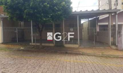 Casa com 3 quartos à venda na Duque de Caxias, 102, Santa Cruz, Valinhos, 226 m2 por R$ 740.000